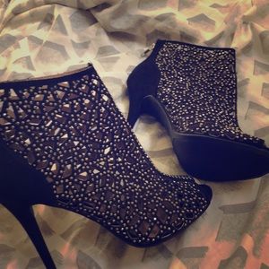 Black sparkly zipped back heels
